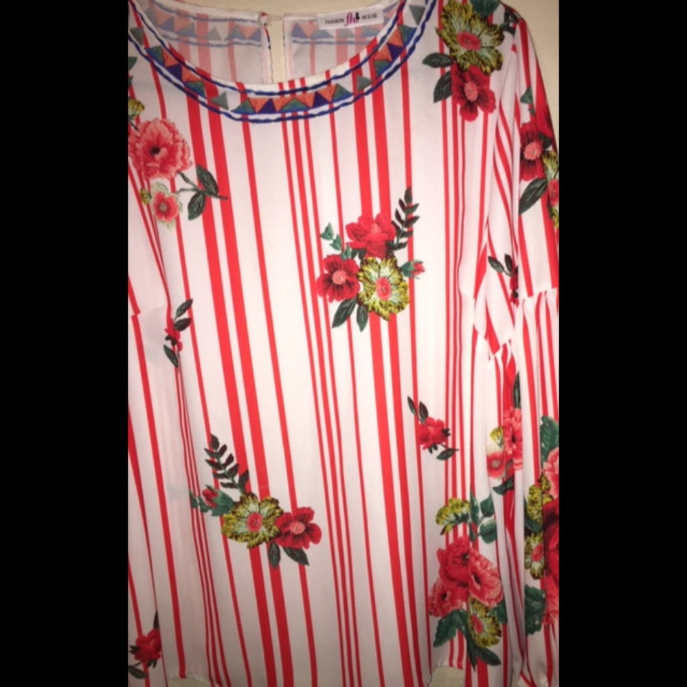 Flower Blouse - Picture 2 of 3